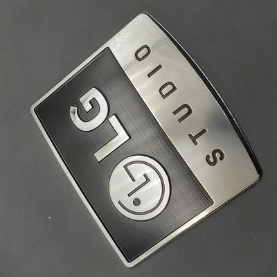Logotipo de metal de níquel eletroplacado ecológico Logotipo personalizado para marca profissional