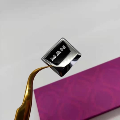 Fabricação personalizada de adesivos de logotipo metálico de níquel de eletrodoformação para chaves de automóvel