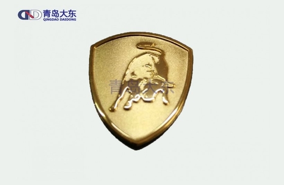 Logotipo de carro de metal personalizado ideal para a sua estratégia de marca