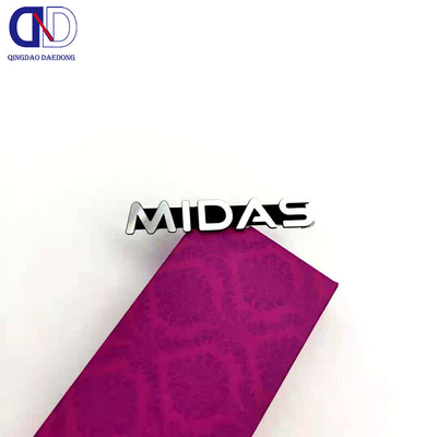 Produção personalizada de logotipo de metal de alumínio para necessidades de instalação OEM