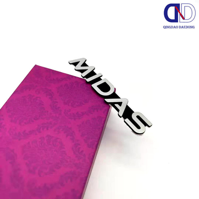 Produção personalizada de logotipo de metal de alumínio para necessidades de instalação OEM
