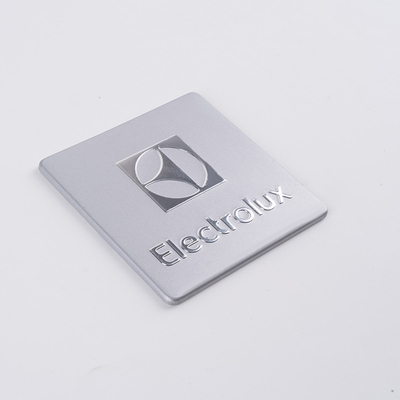 Venda direta de logotipos metálicos de níquel eletroformados profissionais para instalação OEM